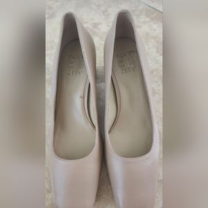 Nude square heel Naturalizer Shoes